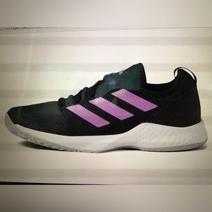 NWT adidas Women’s Courtflash Tennis Shoes